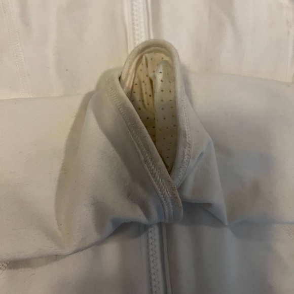 White lululemon sweatshirt size 6 - Picture 4 of 4